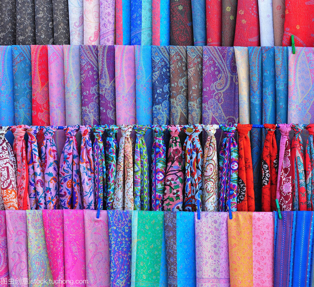 布哈拉的传统乌兹别克纺织品 织造工艺与文化传承